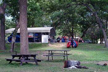 Gruene Outpost River New Braunfels
